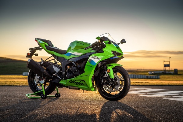 カワサキ『Ninja ZX-6R』2026年モデルでカラー変更、スマホアプリ連携