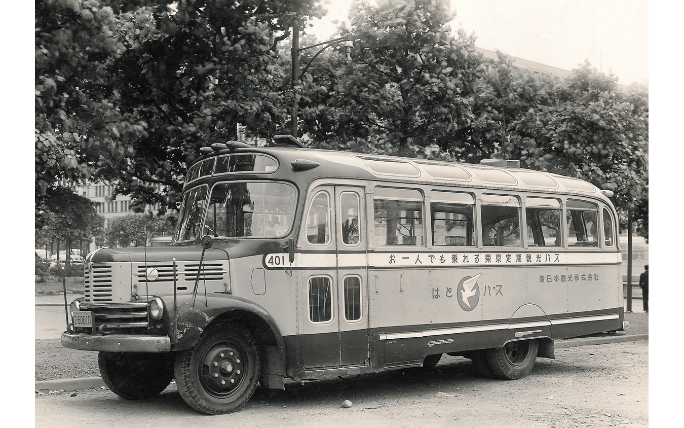 レトロ制服ガイドが案内するはとバス---77周年記念♪「TOKYO