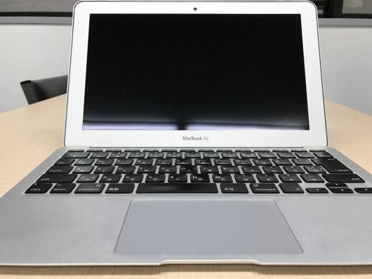 MacBook Air 水没 水をこぼした液体こぼし 修理しました。 - パソコン