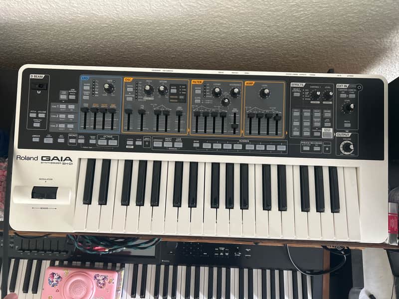 Roland SH-01 GAIA 37-Key Digital Synthesizer | Reverb