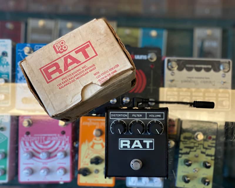 1988 Pro Co RAT (RAT2) - Version 4 Flatbox by Woodcutter w/ Green