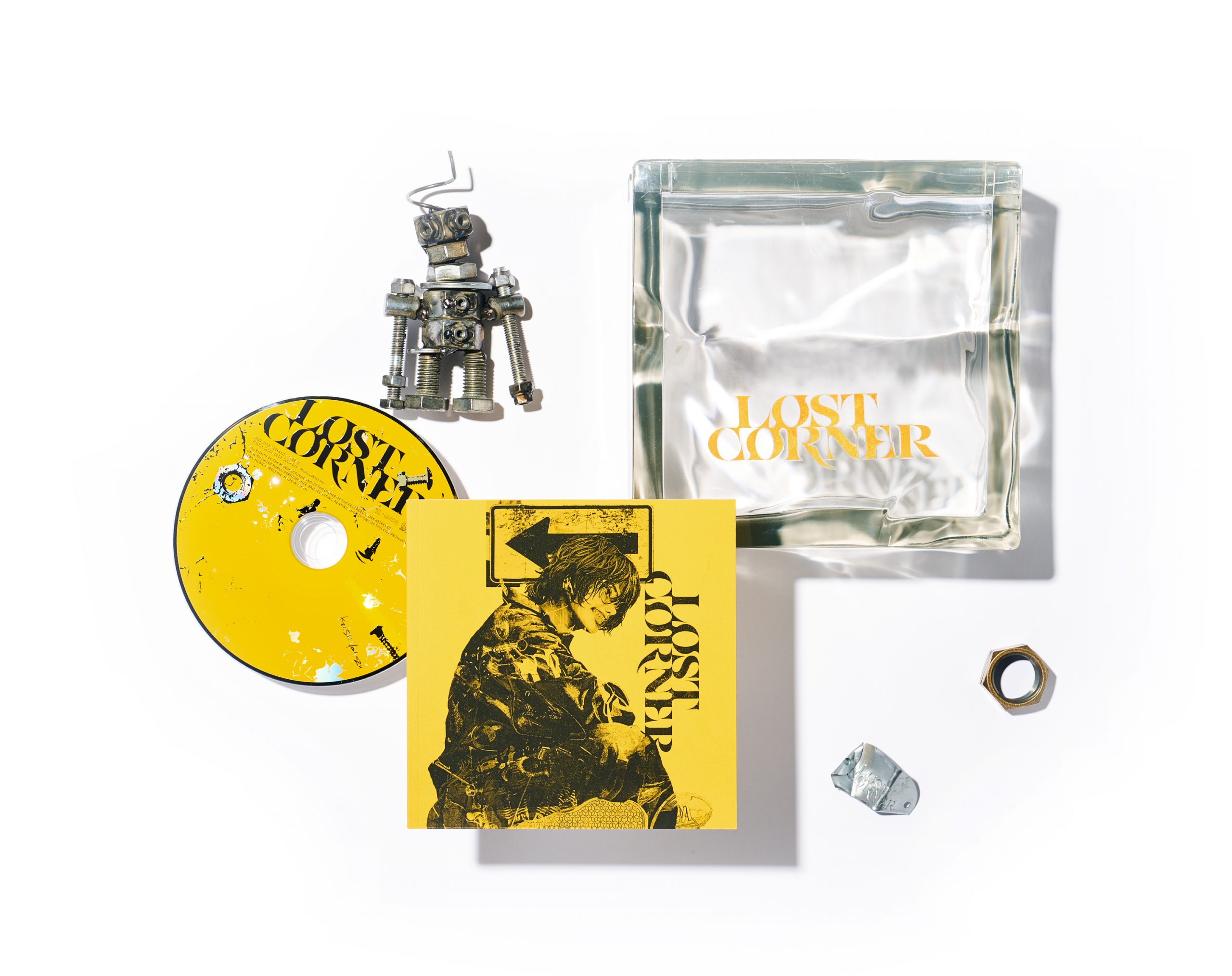 LOST CORNER」パッケージ・特典写真 公開 | 米津玄師 official site