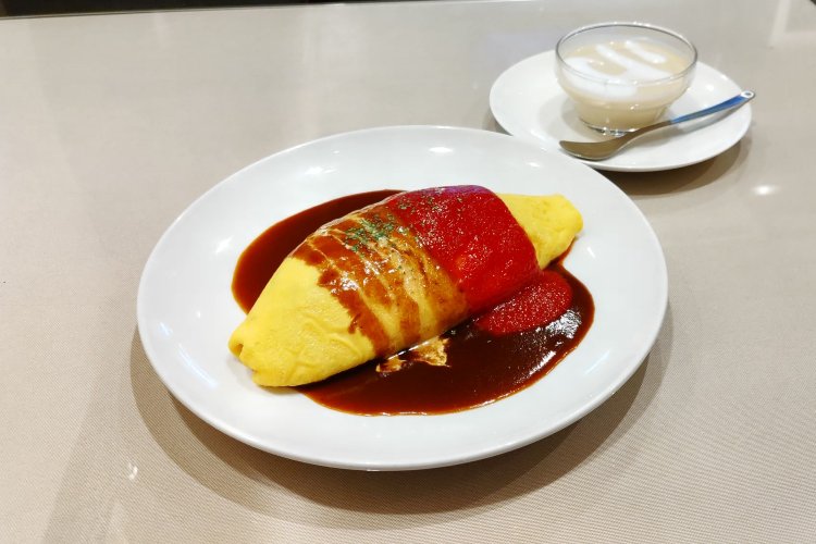 創作オムライスが35種以上！北千住『キッチンエッグス』のランチは