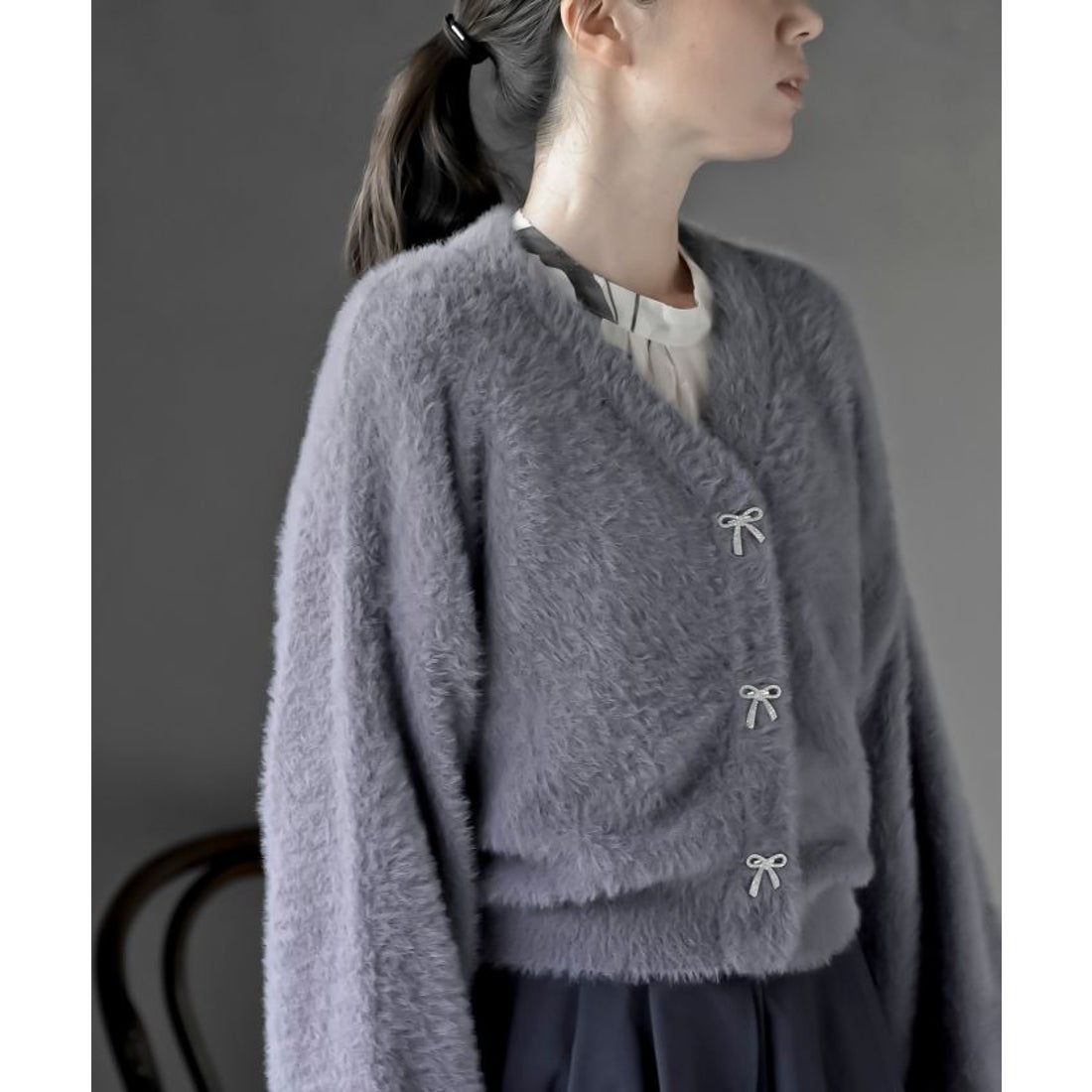 アールピーエス rps リボンボタンフェザーVネックカーディガン