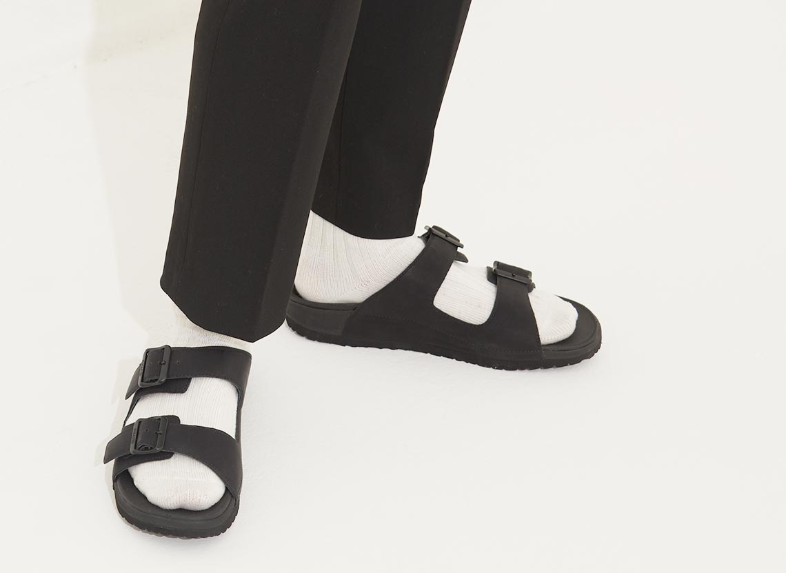 FRIDAY」3Dサンダル | シダス