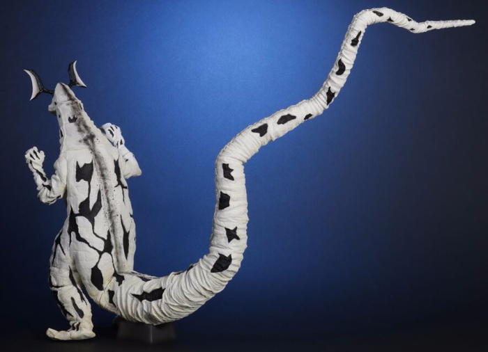 エクスプラスから伝説の原型師・井上雅夫氏造形の「エレキング」出現