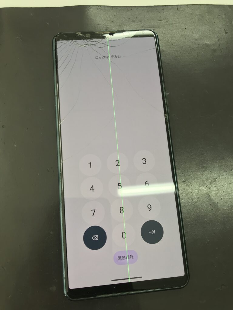 Xperia5 Ⅲ】落下による画面割れと液晶に線が…⁉データはそのままで修理