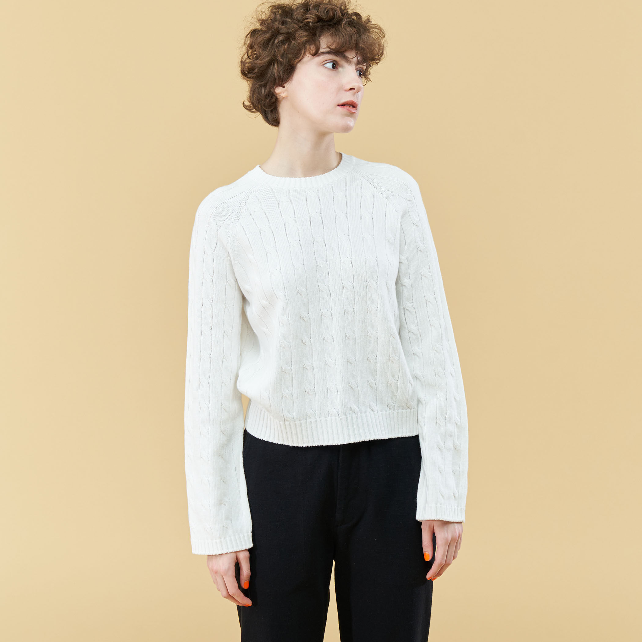 ファインゲージ ケーブルニット クルーネック｜トゥモローランド 公式通販