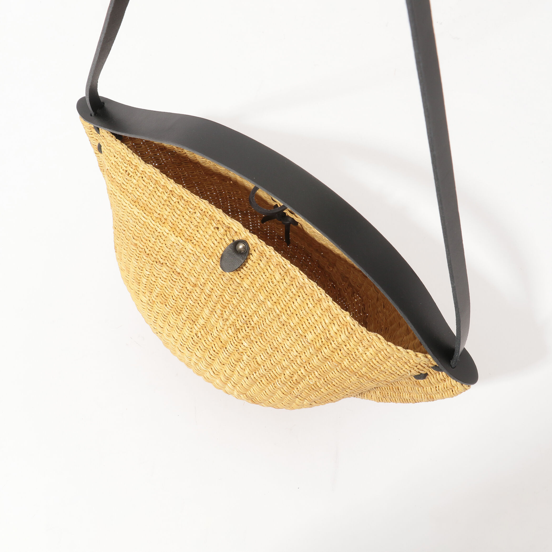 一部別注】INES BRESSAND MEDIUM WALNUT Bag｜トゥモローランド 公式通販