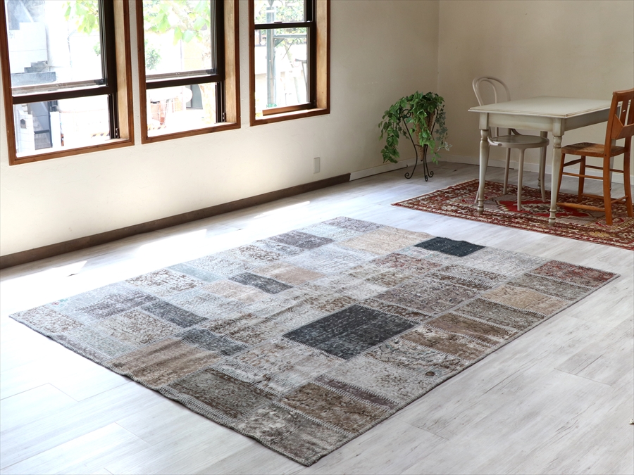 キリムスタイル / リサイクルパッチワークラグ トルコ製・オーバーダイ