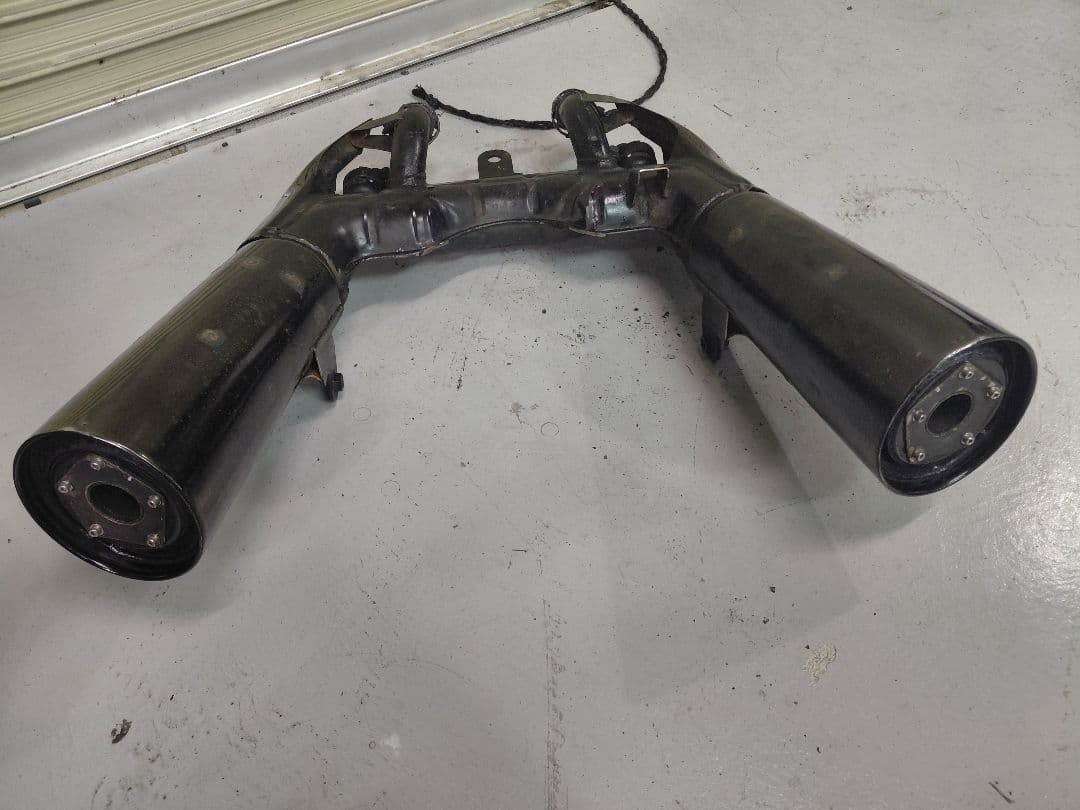 v-max1200モデファイトマフラー　ジャンク v-max1200st100-400-001.jpg