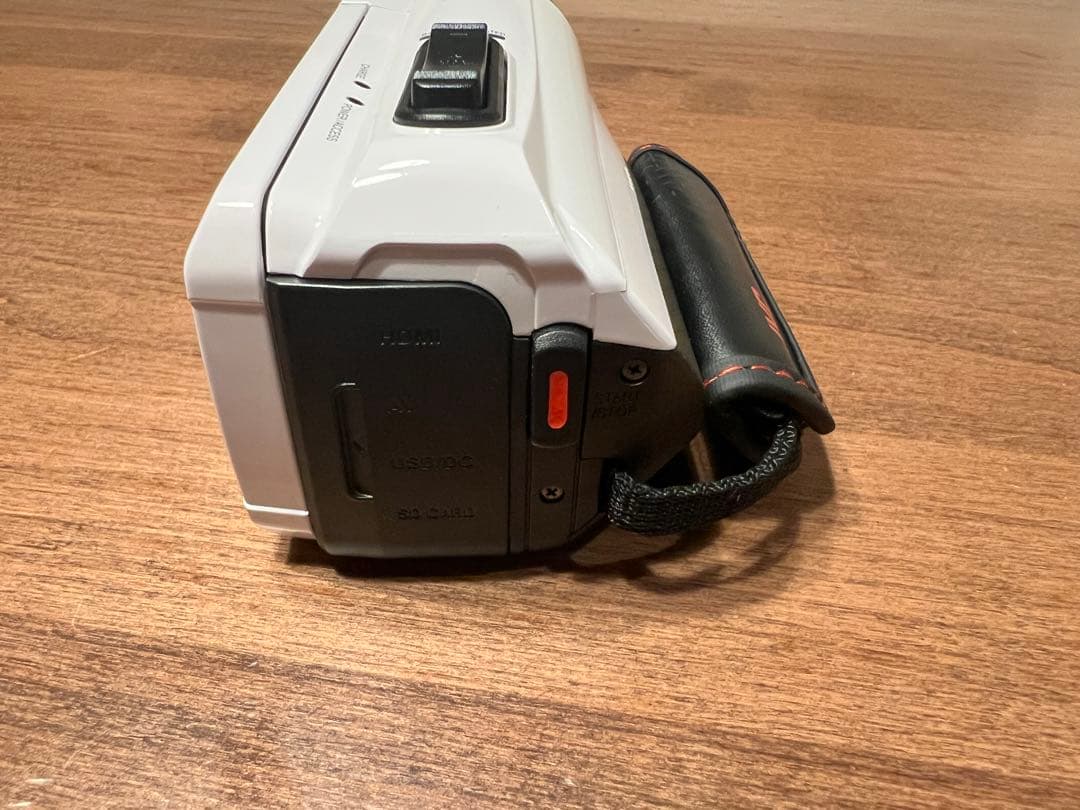 エブリオビデオカメラ FULLHD 美品 GZ-F100-W 上位モデル - メルカリ