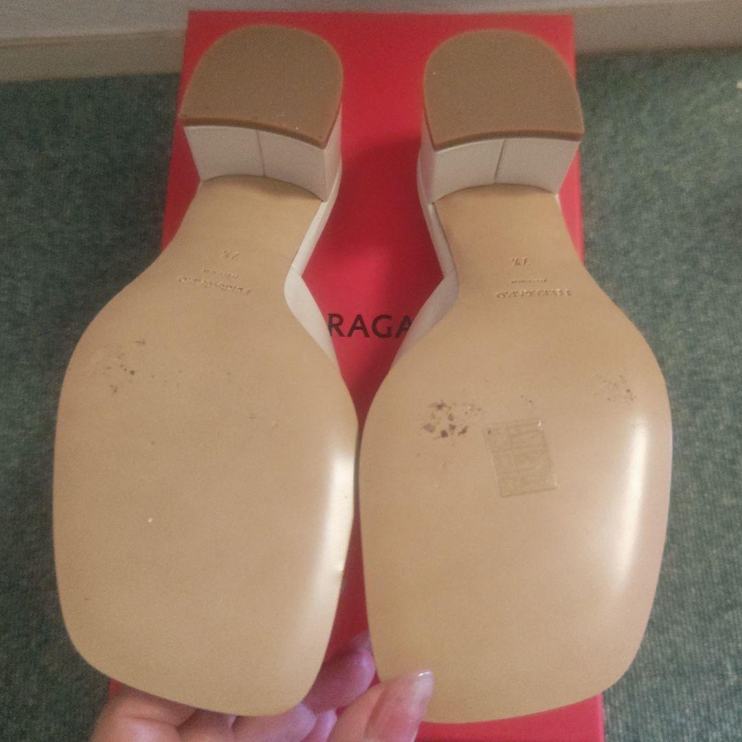 shina　フェラガモ　ミュール