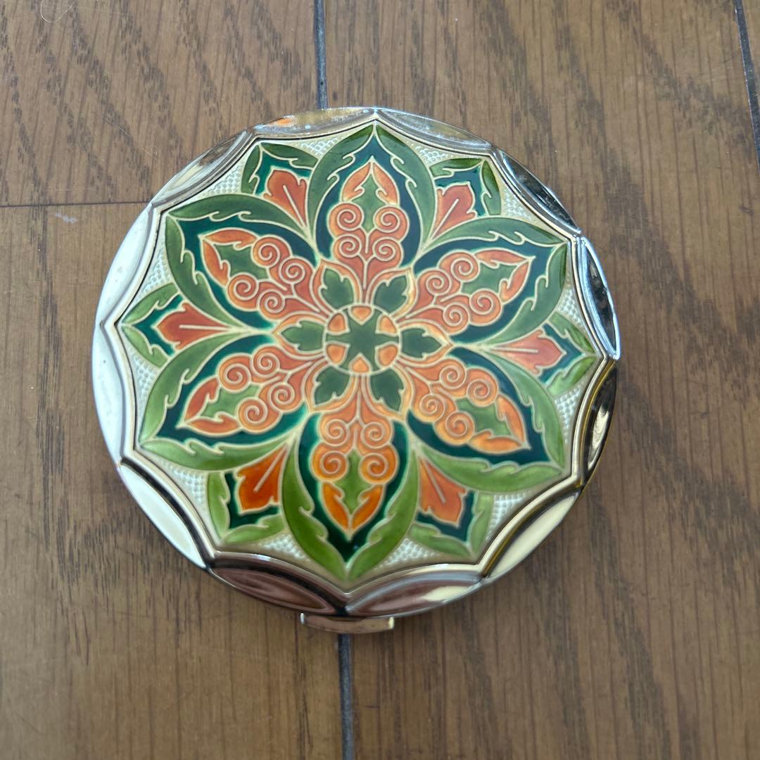 資生堂「花椿会」記念日 しづりコンパクト - メルカリ