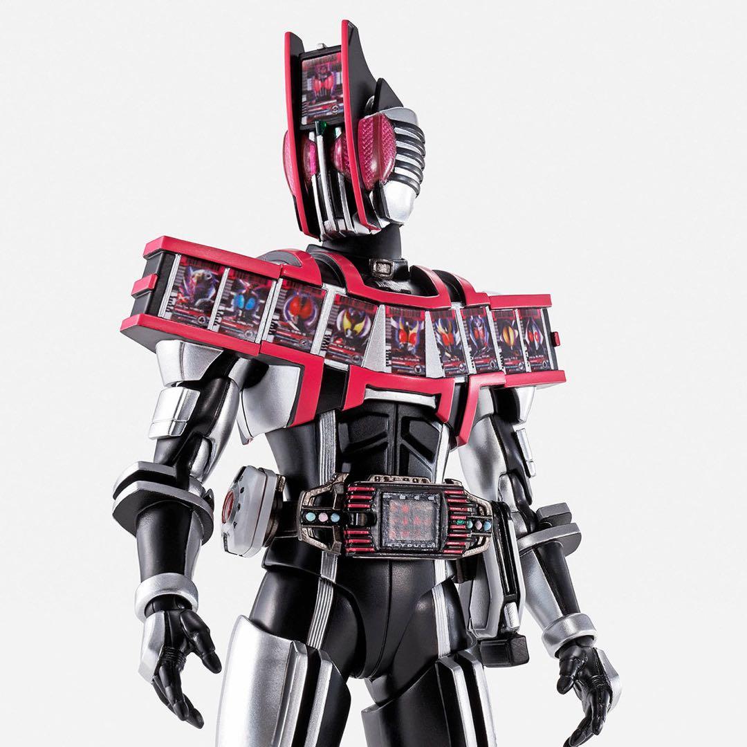 フィギュアーツ 仮面ライダー　ディケイド　コンプリートフォーム　美品 Amazon | TAMASHII NATIONS S.H.フィギュアーツ 仮面ライダー