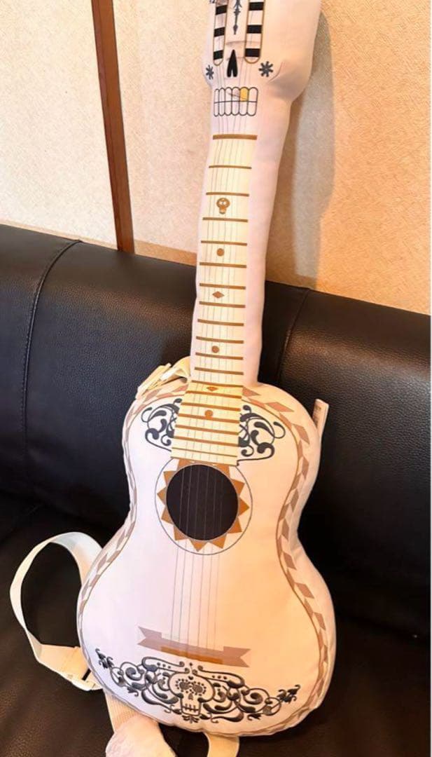 リメンバー・ミー　ギター　クッション ディズニーストア リメンバーミー ギター クッション｜Yahoo!フリマ