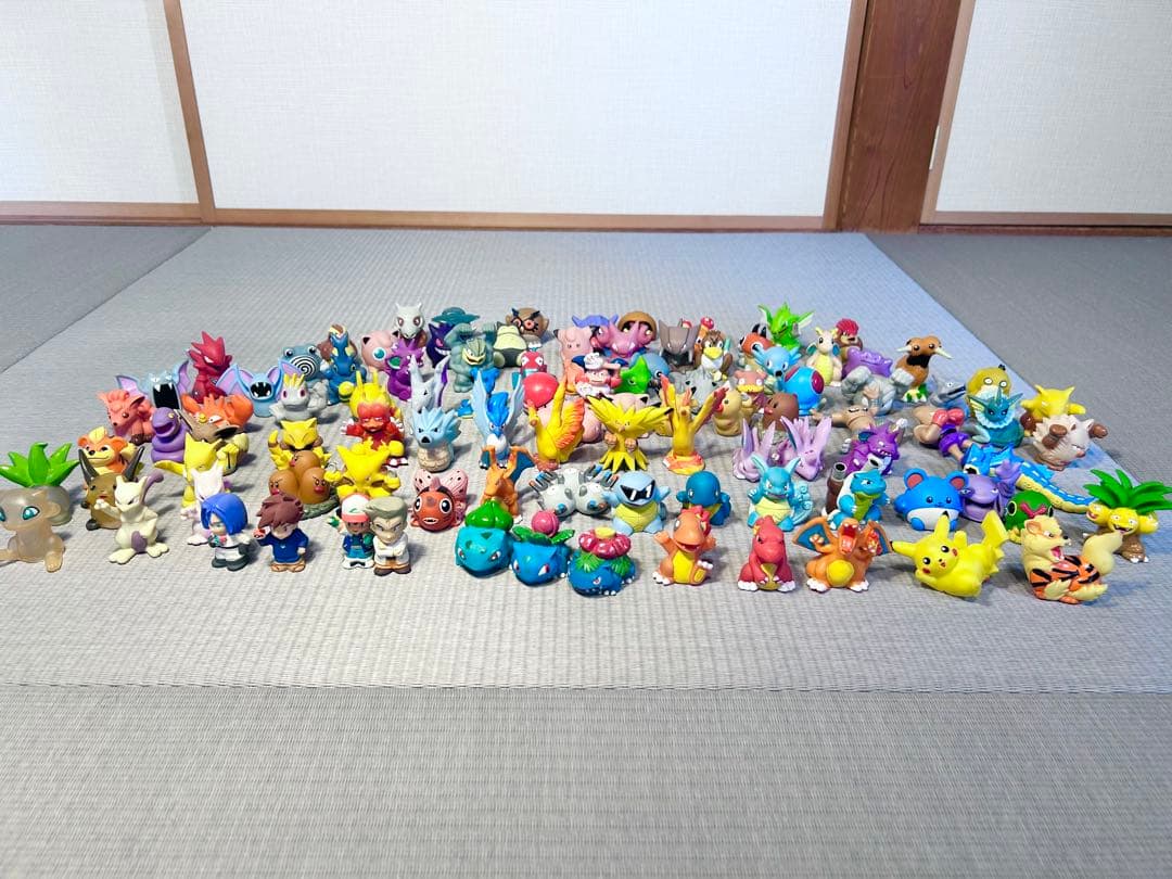 【レア】ポケモン 指人形　ソフビ 100体ほど まとめ売り 超希少】ポケモンキッズ 指人形 ソフビ 色違い 当選品 未開封 スタート