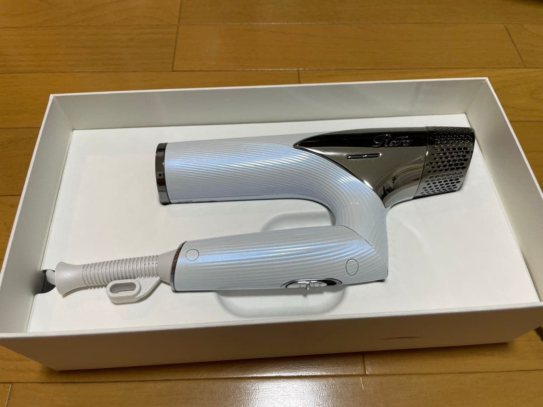 エステラジオ派・キャビテーション＋吸引(クリーム付き)